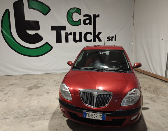 Lancia Ypsilon Multijet Auto